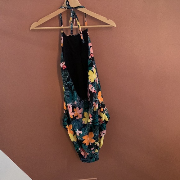 old navy one piece swimsuit - Picture 3 of 3